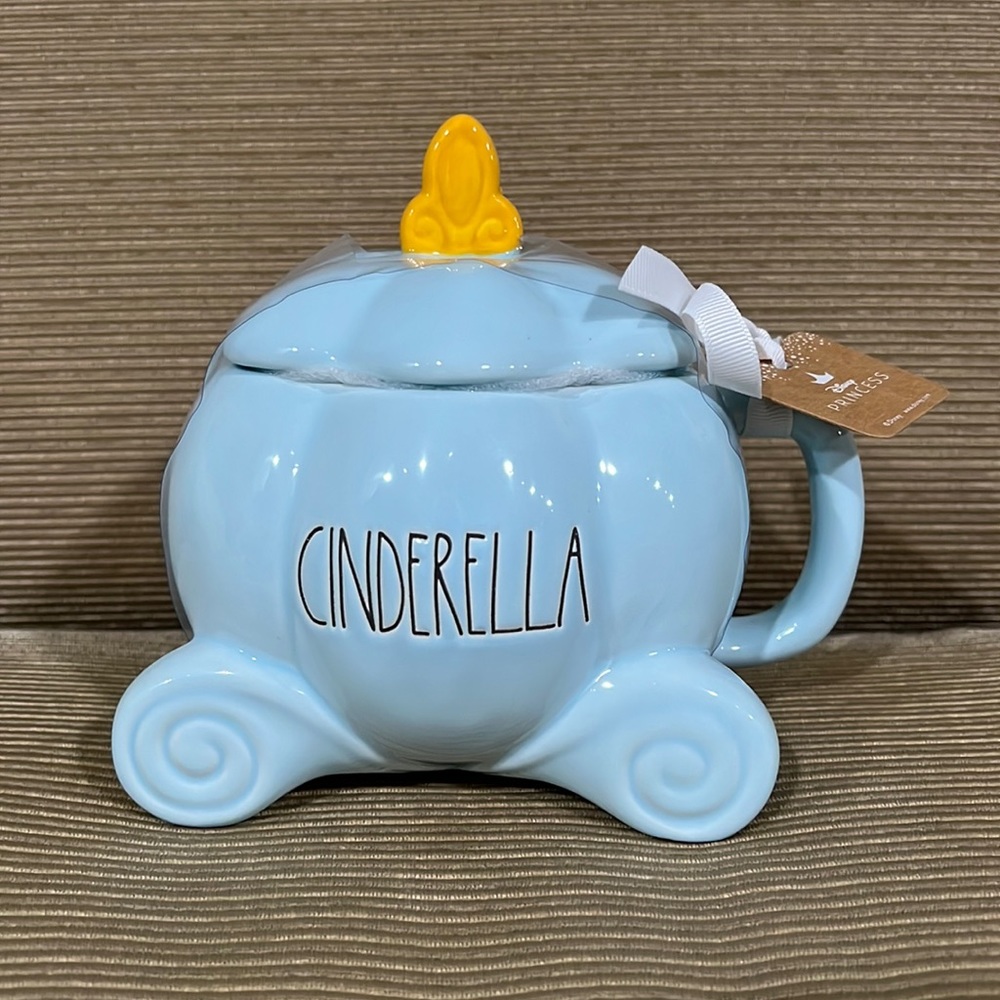 NWT Rae Dunn Disney Cinderella carriage mug with lid